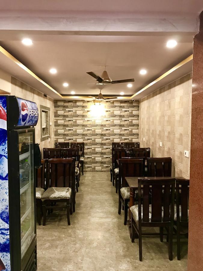 Golden Lodge Varanasi Exteriör bild